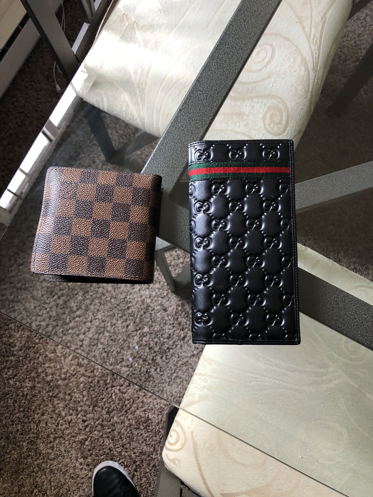Wallet Gucci and Louis vuitton