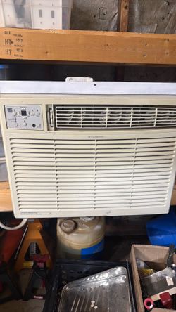 Air conditioner 15,100 Btu