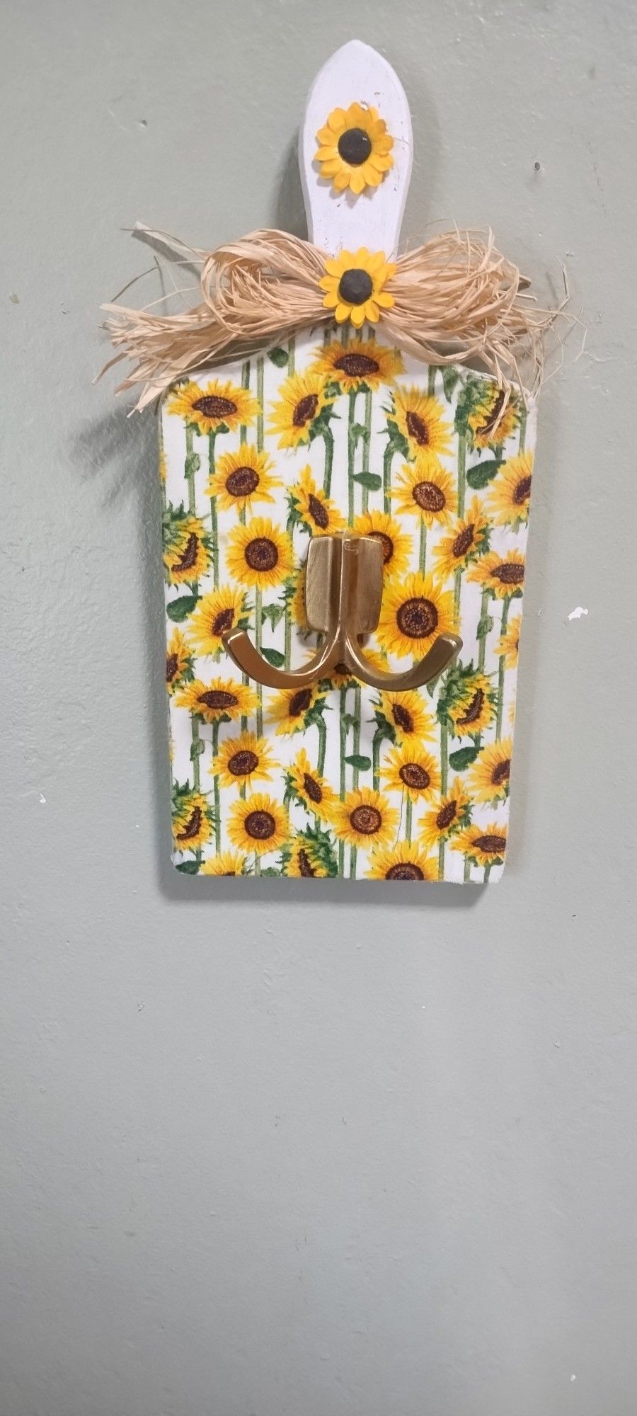 Sunflower Cutting Board Key Holder