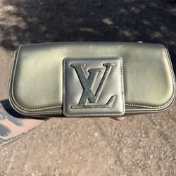 Louis Vuitton Art Deco In Gold