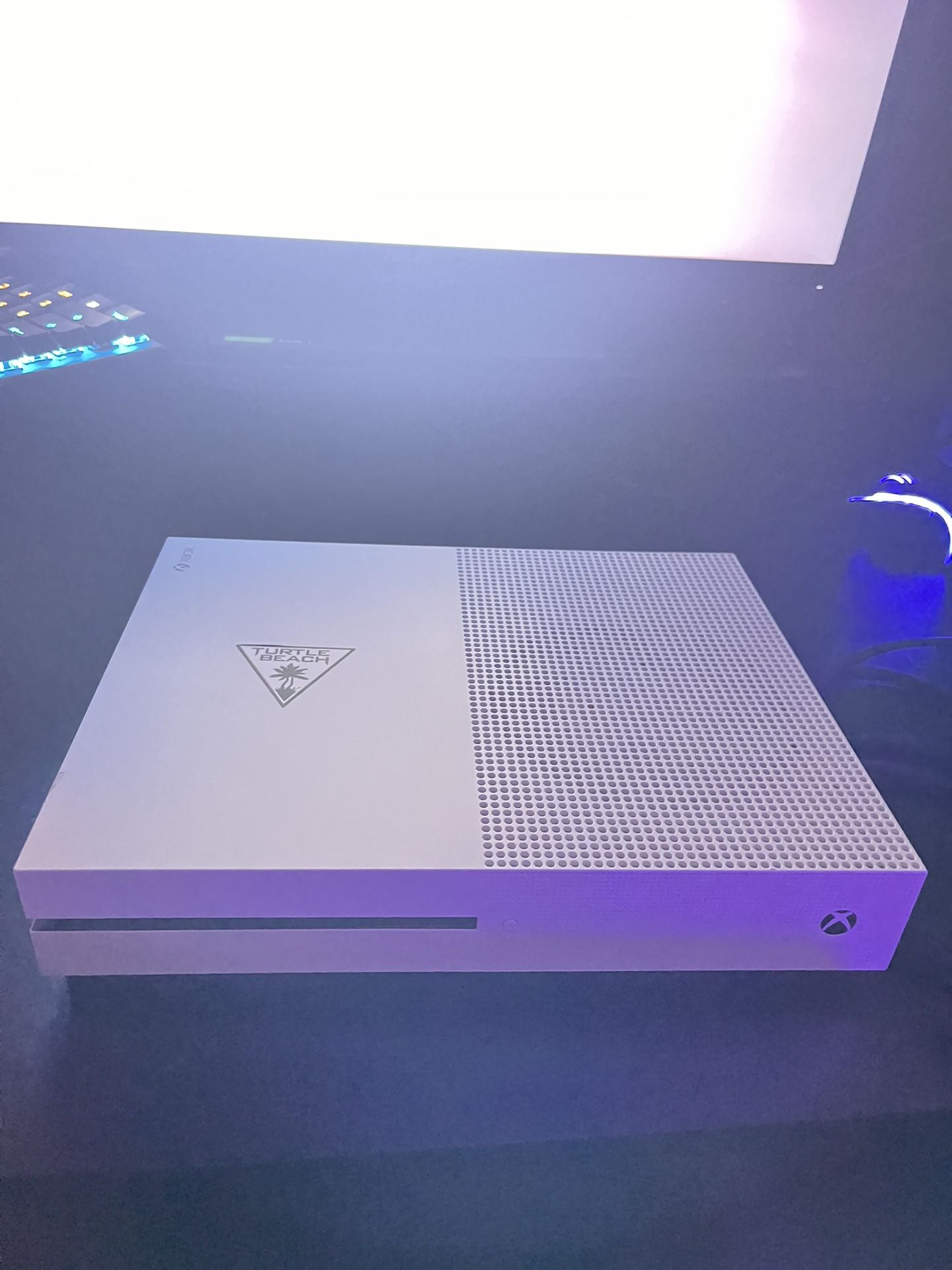 Xbox One S