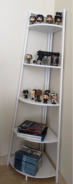 Corner shelves ( almost new) 35