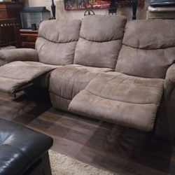 La-Z-Boy Reclining  Couch 