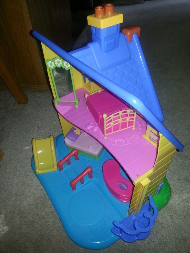 Doc McStuffin play house