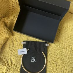 Banana  Republic Choker .New 