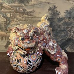 Big Porcelain Lion