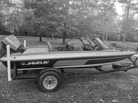 1995 Javelin Bass boat