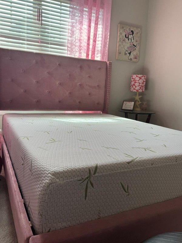 Upholstered Pink Full bed With 10 In Bamboo Foam Mattress 