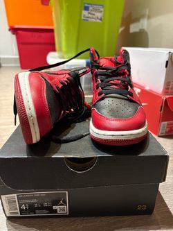 Air Jordan 1 Mid GS Size 4.5Y