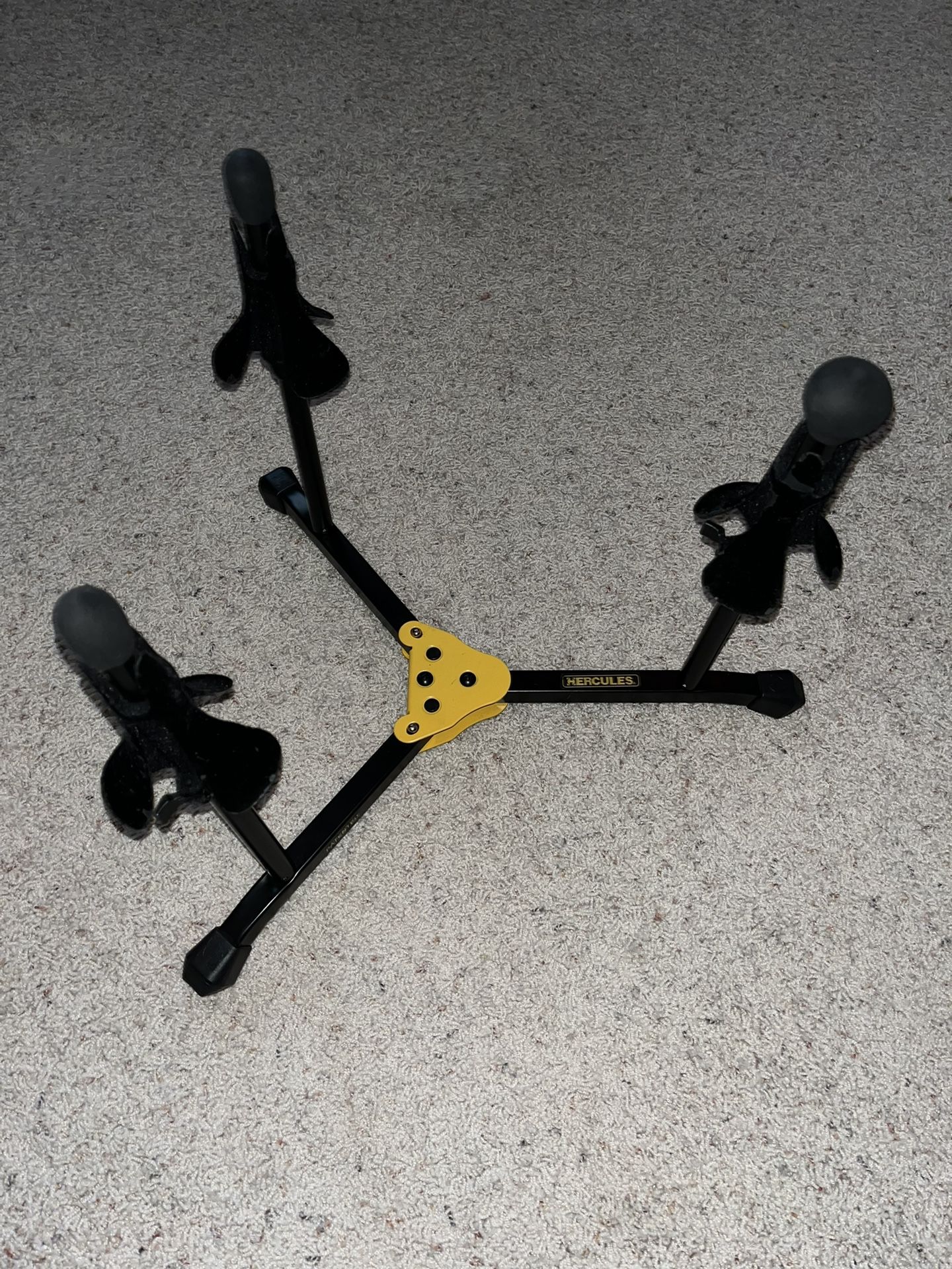 Hercules Triple Horn Stand