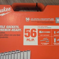 Milwaukee 3.8" Ratchet & Socket Set