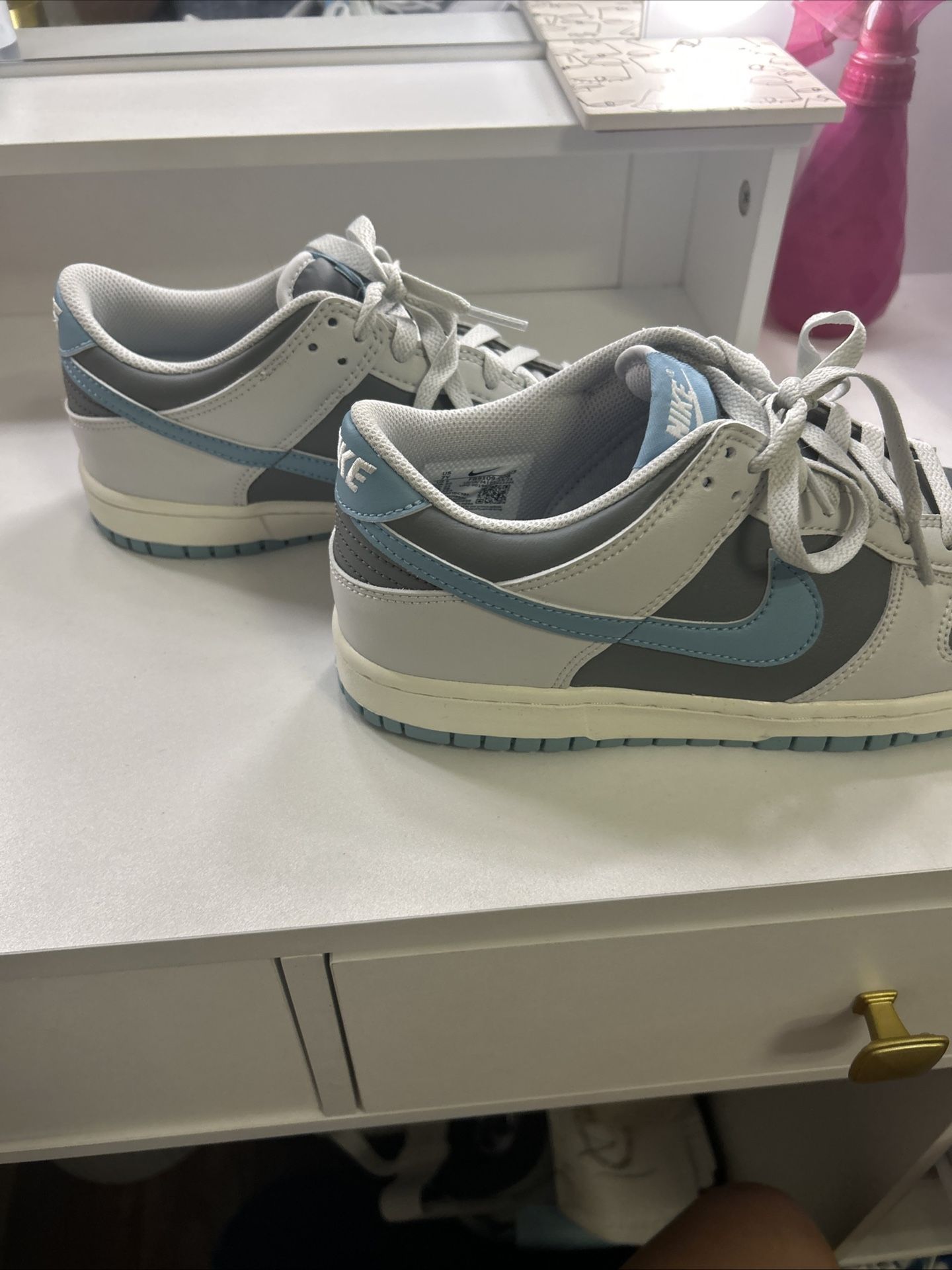 Men’s Nike low Dunks Size 7.5