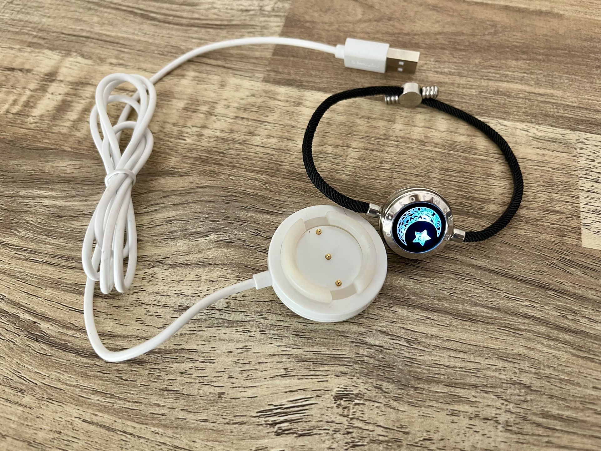 Totwoo Moon Touch Light Up Bracelet