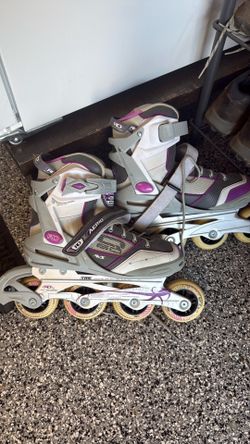 Women’s roller blades