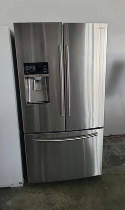 Samsung French Door Fridge – Stainless, Ice/Water Dispenser