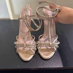 Glint Heels Size 6