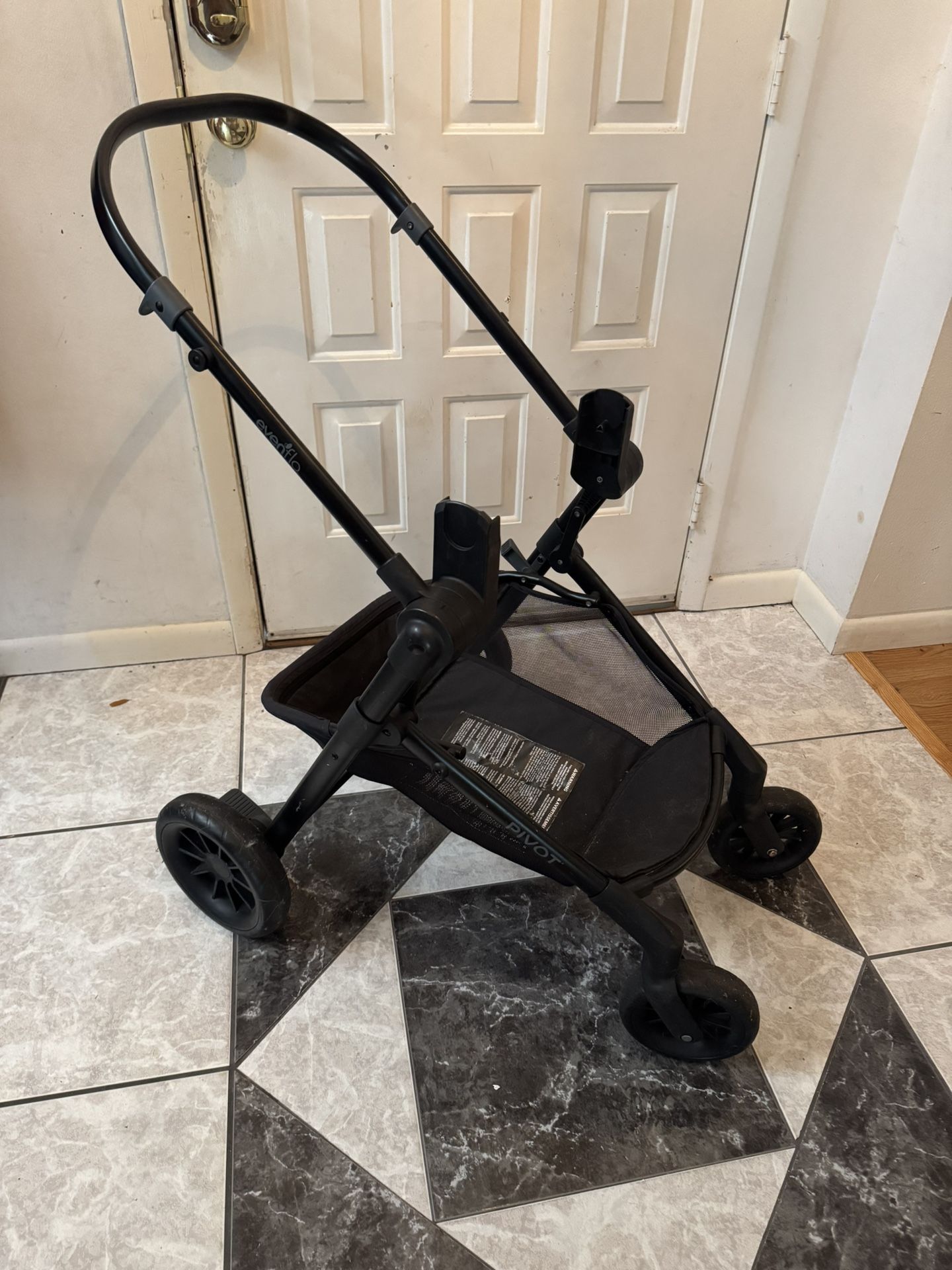 Evenflo Pivot Base Stroller