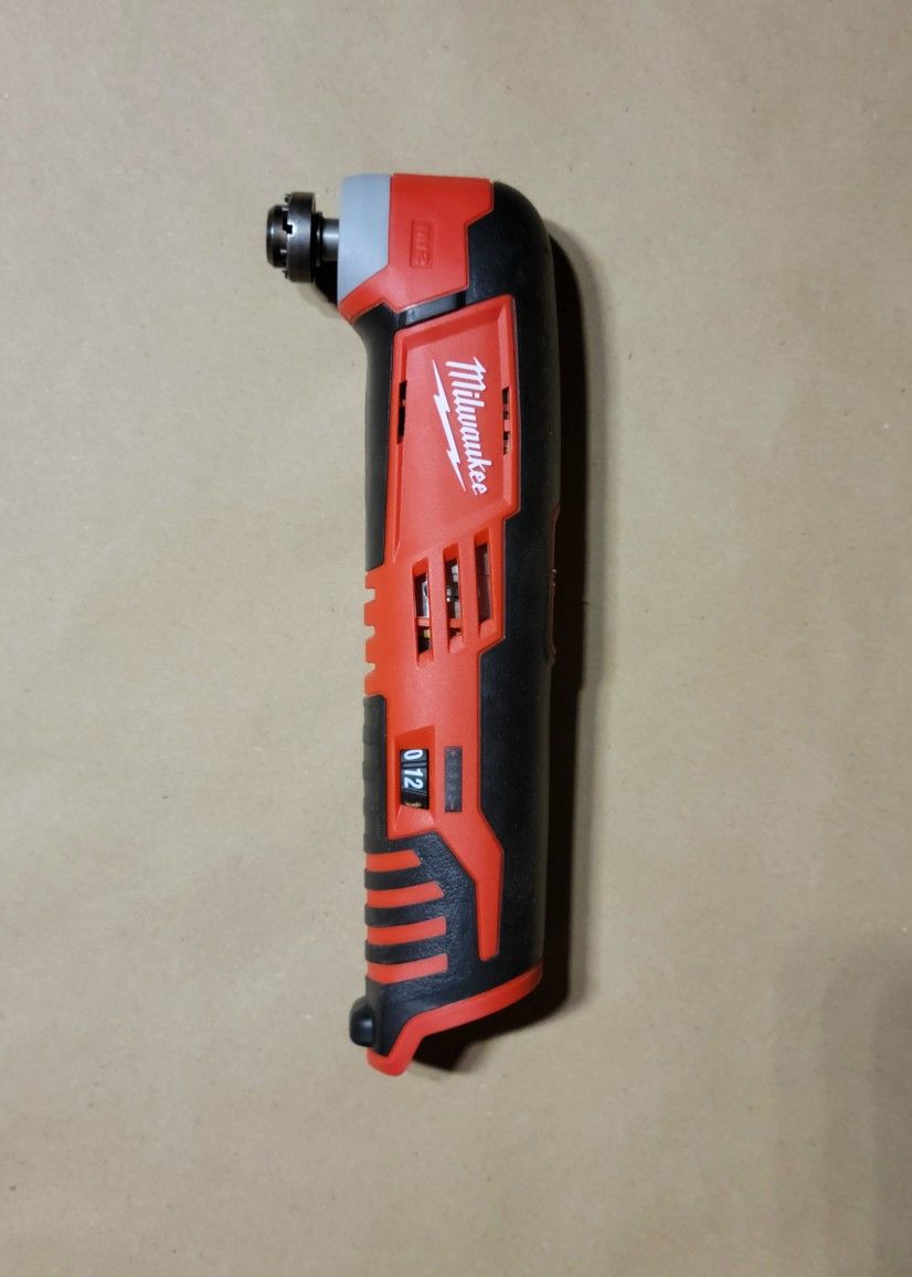 Milwaukee
M12 12V Lithium-Ion Cordless Oscillating Multi-Tool