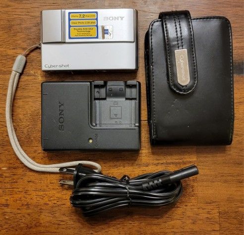 Sony Cyber-shot DSC-T10 Camera