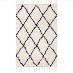 🍓💙🍓R19#1 ($45)Safavieh Casablanca Navy/Ivory 4 ft. x 6 ft. Geometric Area Rug