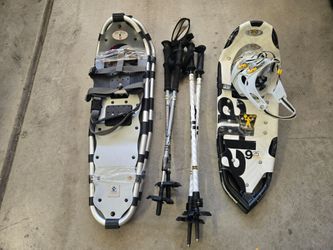 Snow Shoes w Poles Like New condition