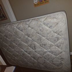 Full Size Mattress W/box Spring