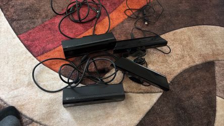 Xbox 360/One Kinect Lot