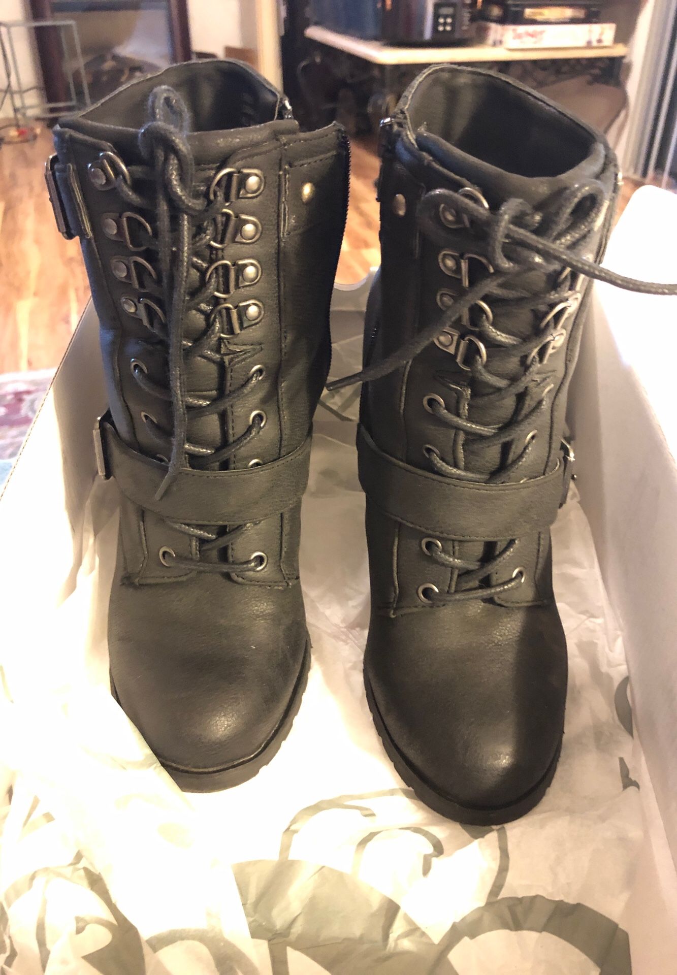 SHI by Journeys boots size 8.5