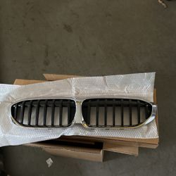Bmw 330i G20 Front Grill In Great Shape