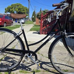Linus City Bike Medium Size Excellent Condition Ready To Ride 