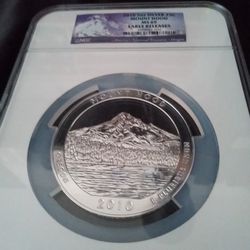2010 P 5 OZ Silver Coín Mount Hood (NGC certificate MS 69 Early Releases)
