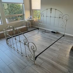 King size bed frame vintage antique, beautiful bed frame heavy 
