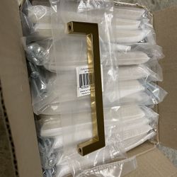 Cabinet Pulls/ Handles