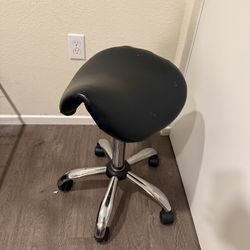 Saddle chair