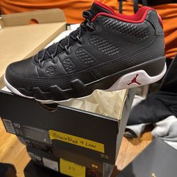 Jordan Black/Gym Red 9 Low Size 10 DEADSTOCK
