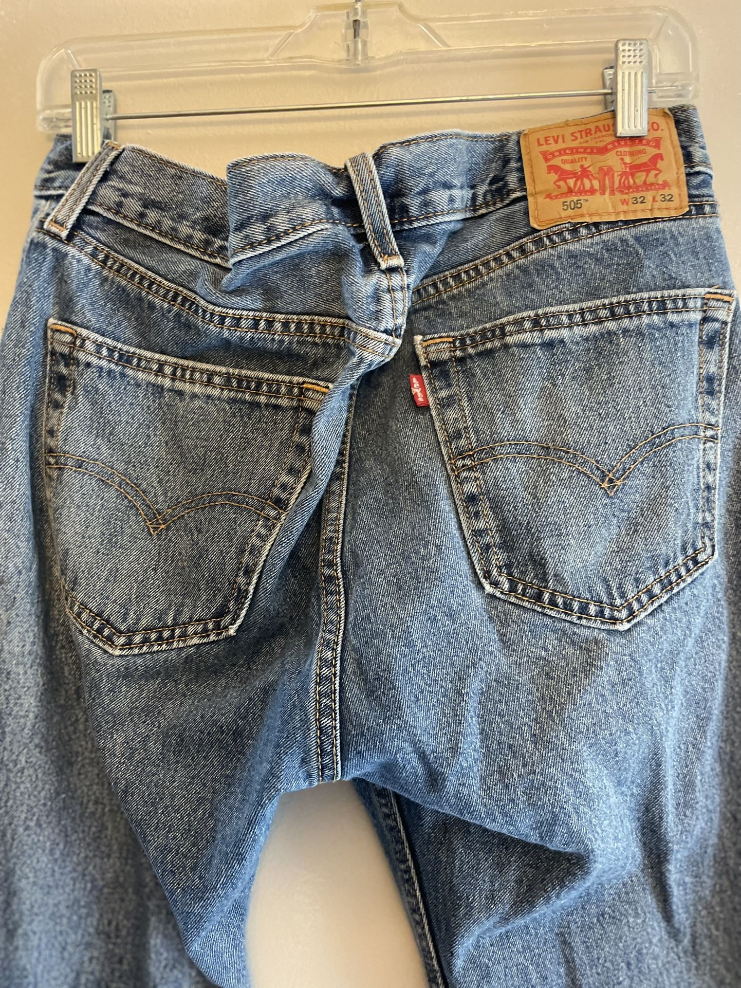 Vintage Levi's 505 Stonewashed Jeans. Baby Blue Jeans. Levi Strauss & Co. Pants.👖 Size 32 X32