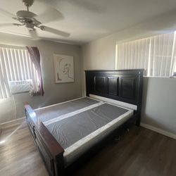 Wood King Bed Frame (Black)