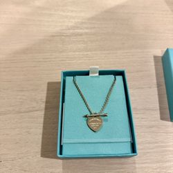 BRAND NEW: Tiffany & Co Lovestruck Heart Tag Pendant