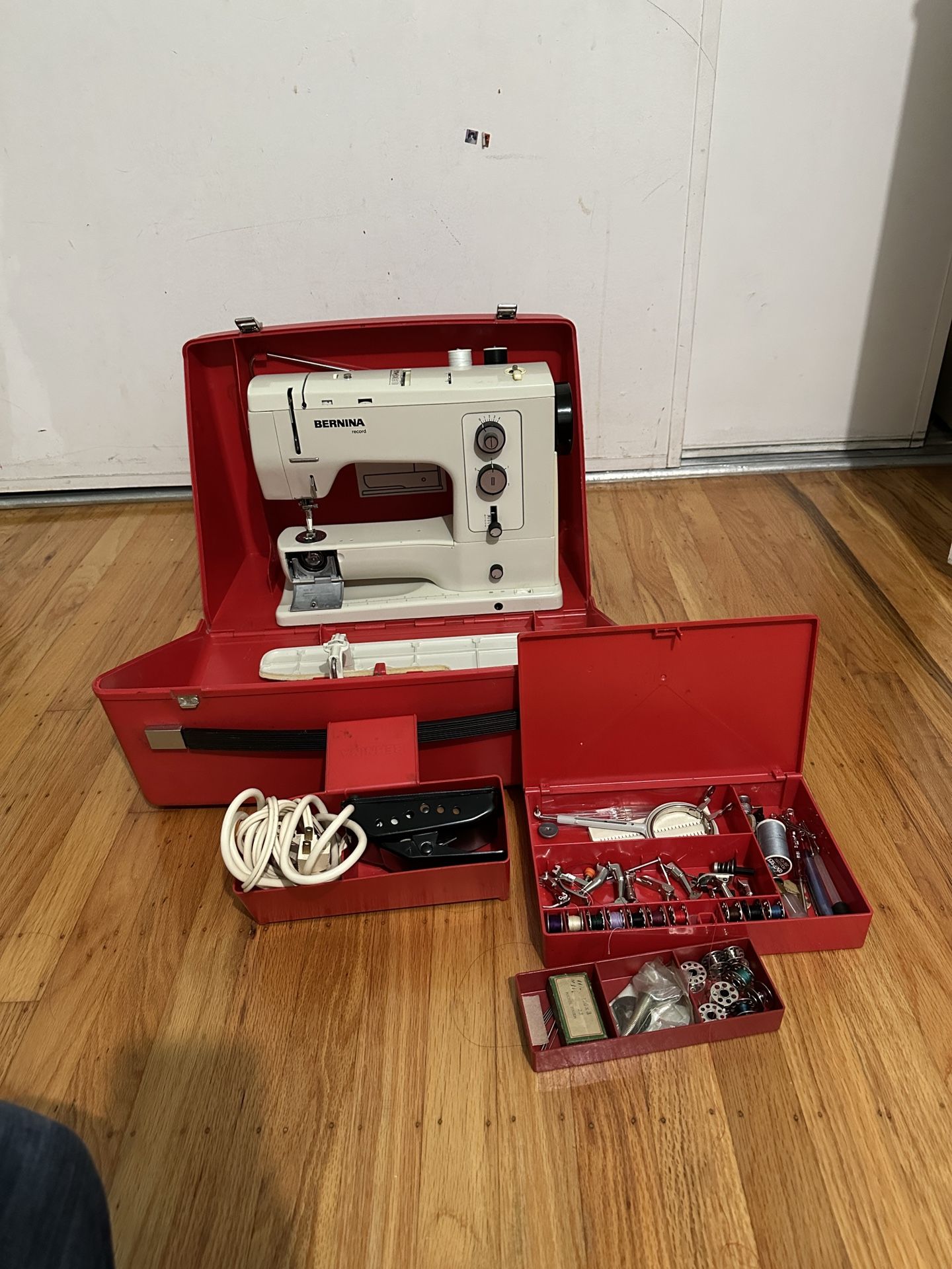 Bernina 830 Sewing Machine