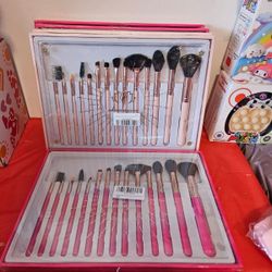 New Makeup Brushes 