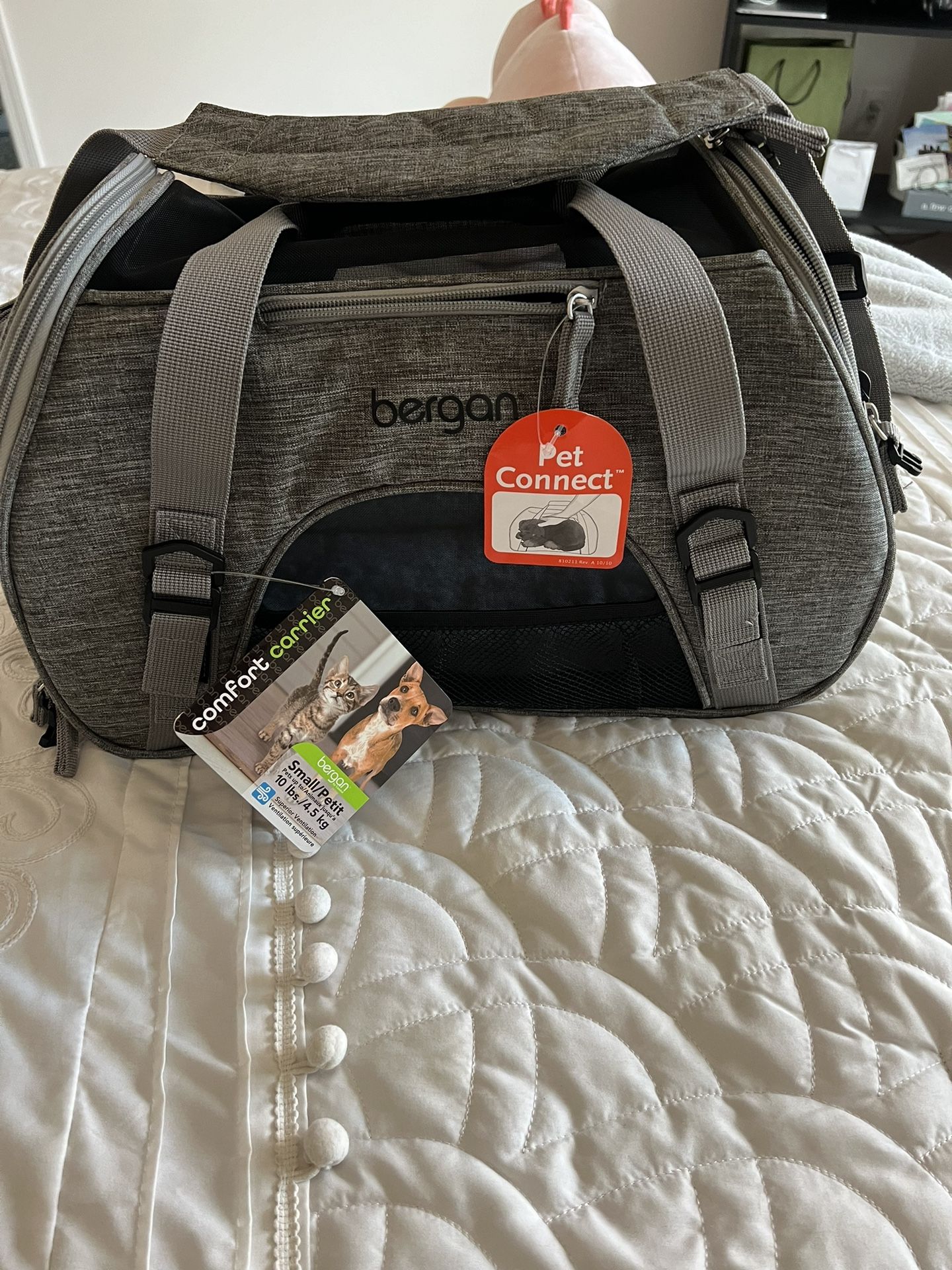 NWT Bergan Pet Comfort Carrier Small/petit