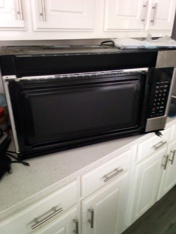 FRIGIDAIRE MICROWAVE