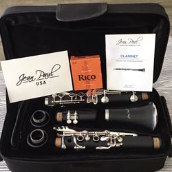 Jean Paul clarinet with carry case in excellent condition.    $85