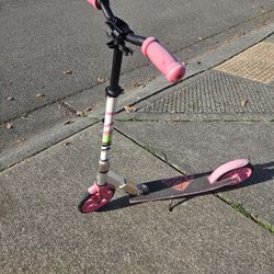 Kids Scooter Swagtron 4-13 Years, Very Good Condition 