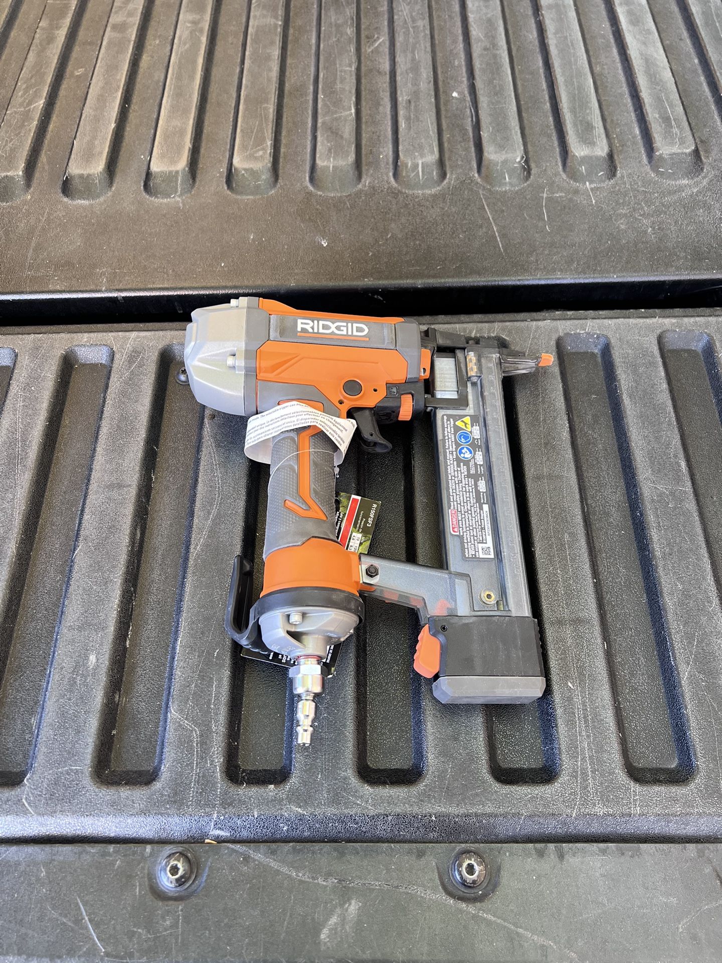 RIDGID Pneumatic 18-Gauge 1-1/2 in. Finish Stapler **FIRM PRICE**