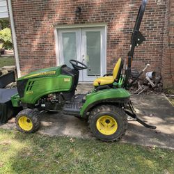 John Deer 1023E Tractor 