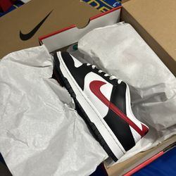Red Swoosh Panda