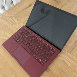 Laptop Asus Zenbook 13.3-inch