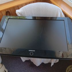 32 Inch Samsung TV