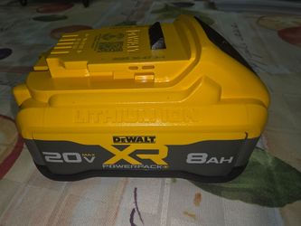 New Dewalt 20v Max 8ah powerpack